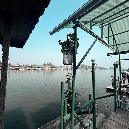 Hotel New Zealand Group Of Houseboats Srīnagar Exterior foto